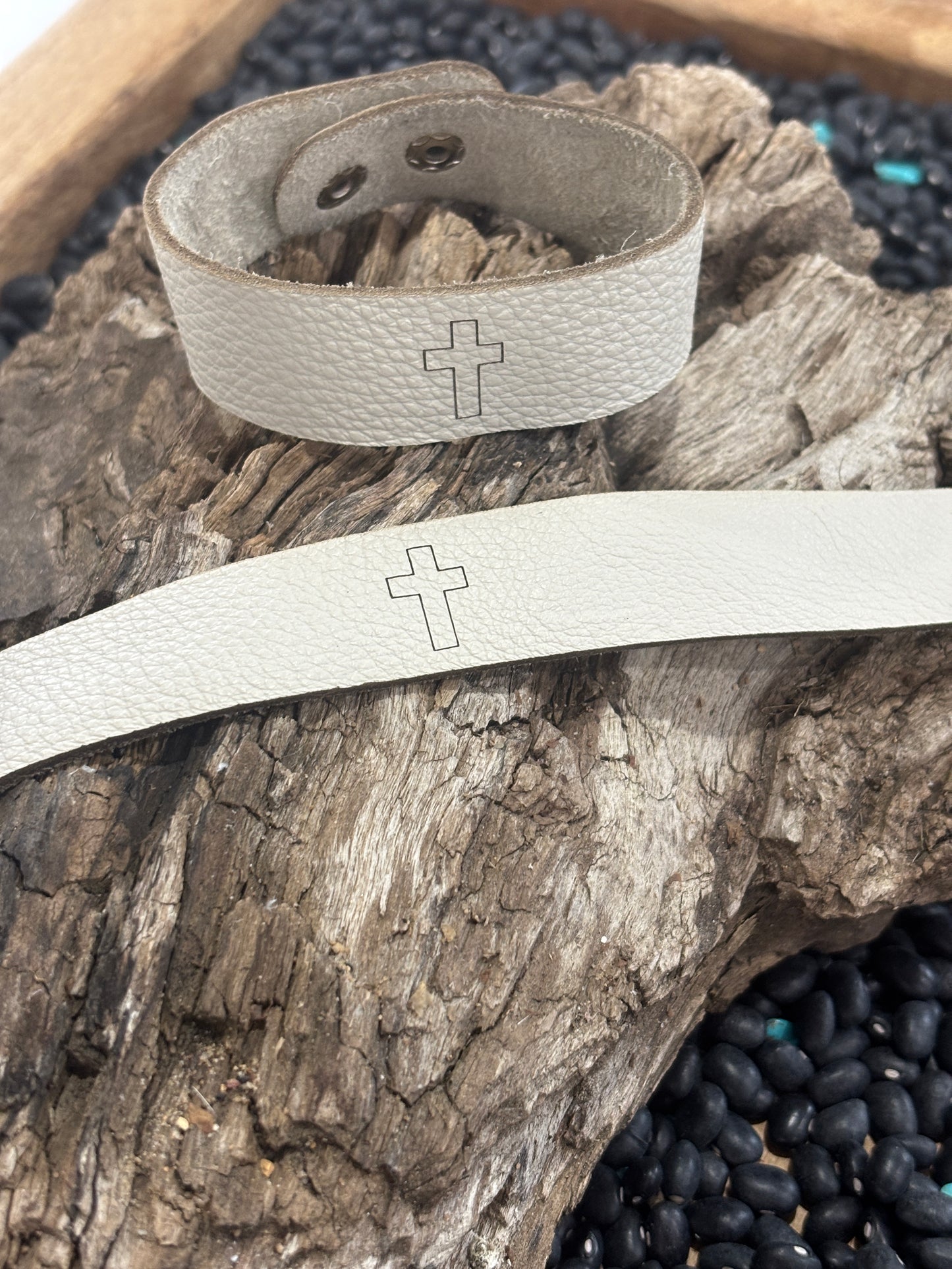 4R's Single Cross White Leather Bracelet - Long