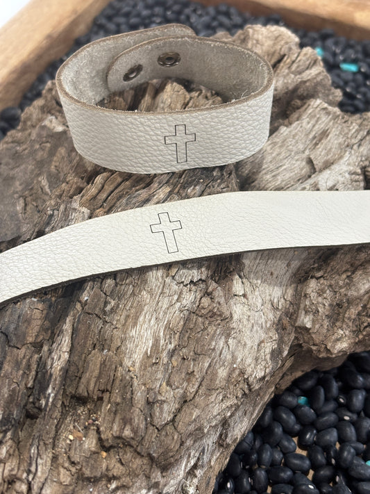 4R's Single Cross White Leather Bracelet