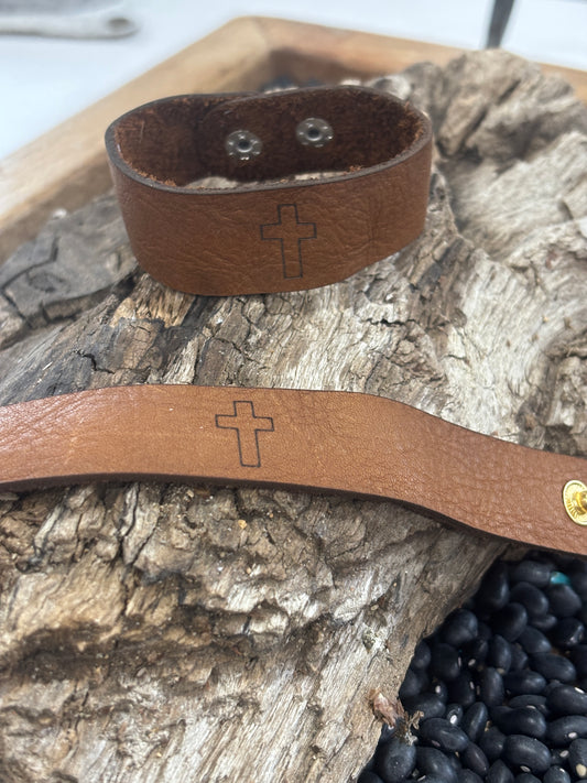 4R's Single Cross Leather Bracelet